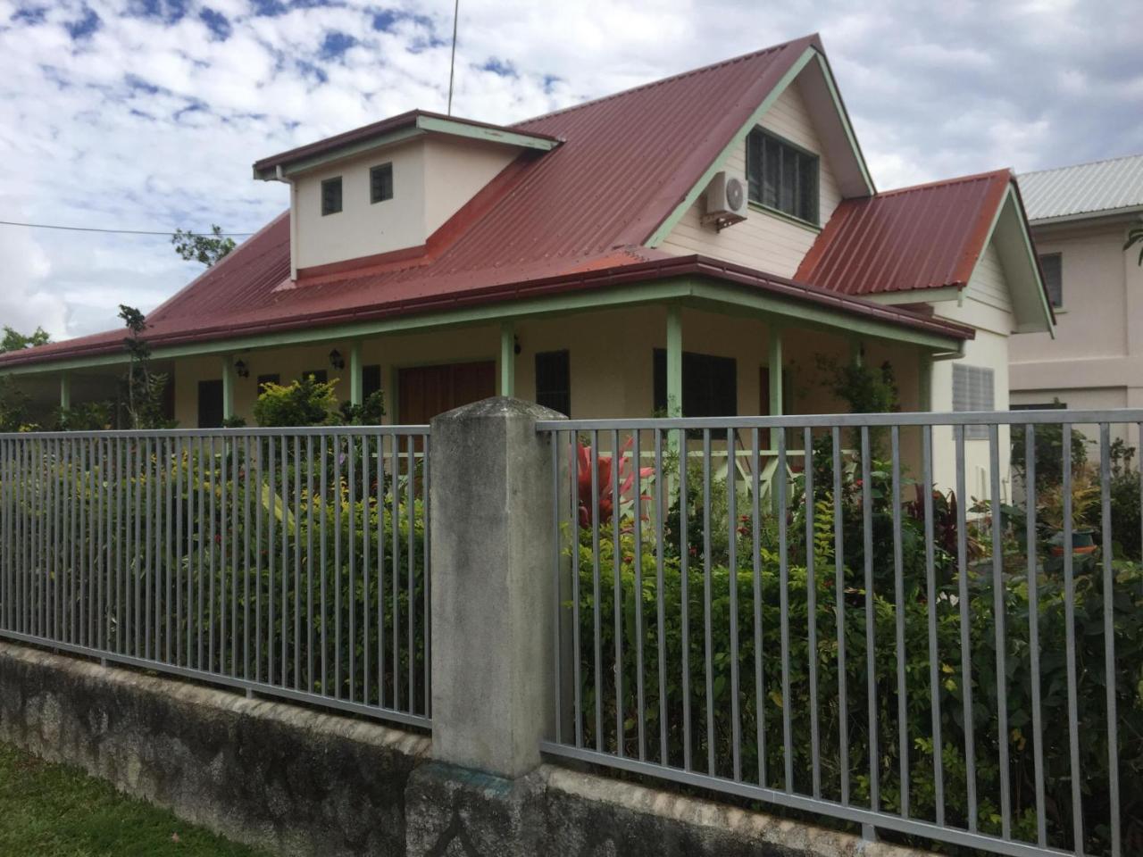 Malau Lodge 努库阿洛法 外观 照片