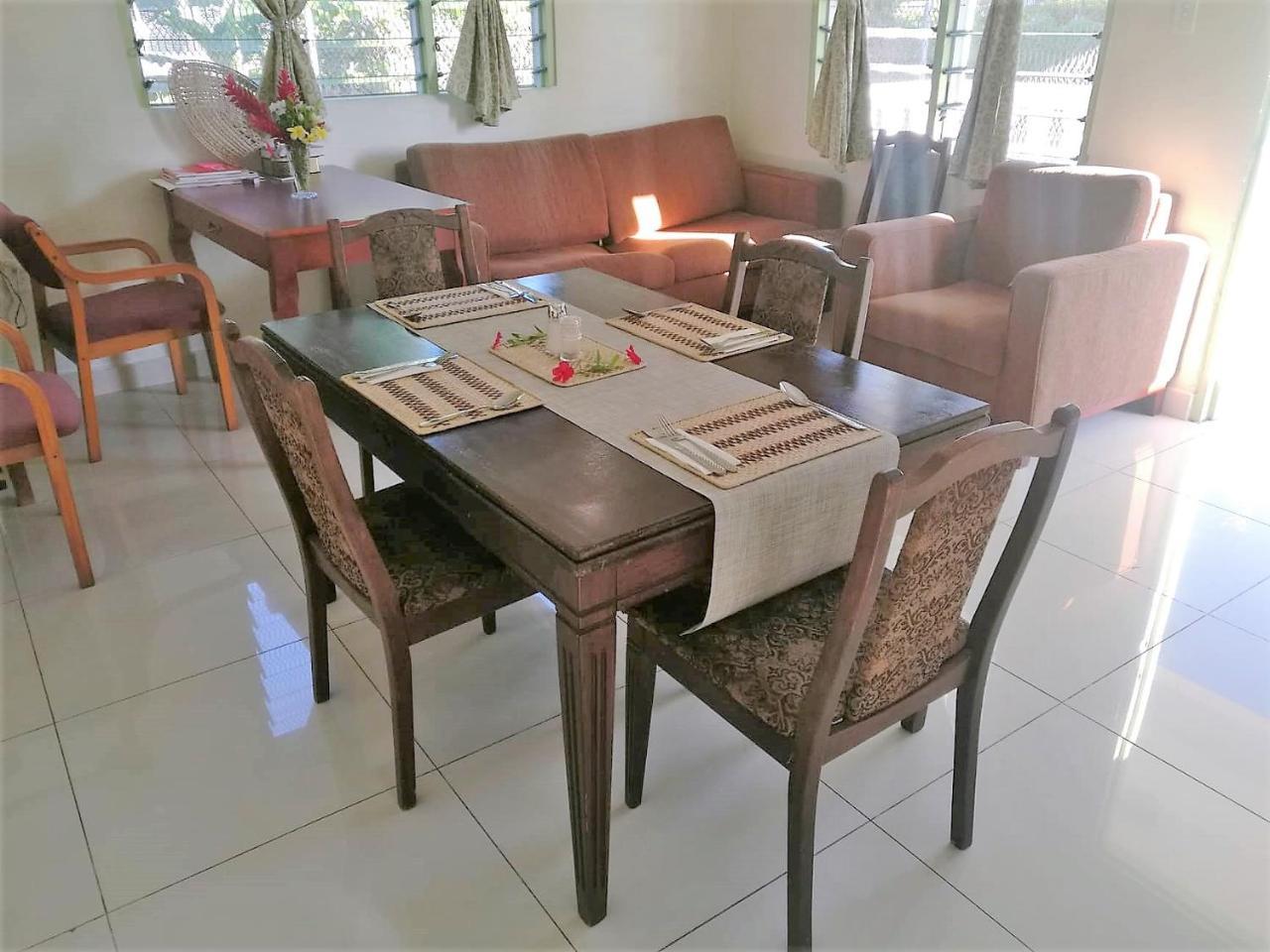 Malau Lodge 努库阿洛法 外观 照片